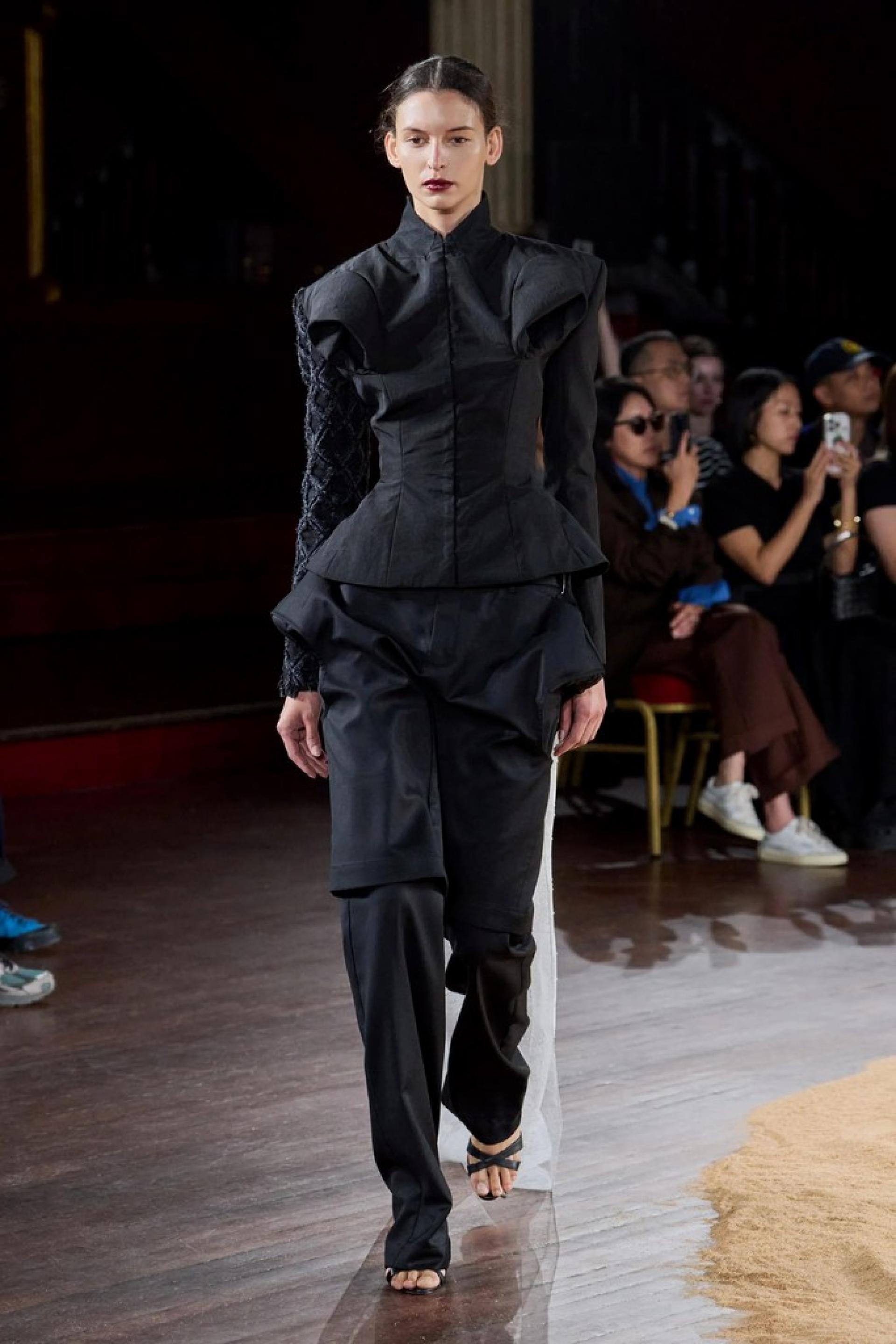 Larissa para TORIJÉJU-PFW