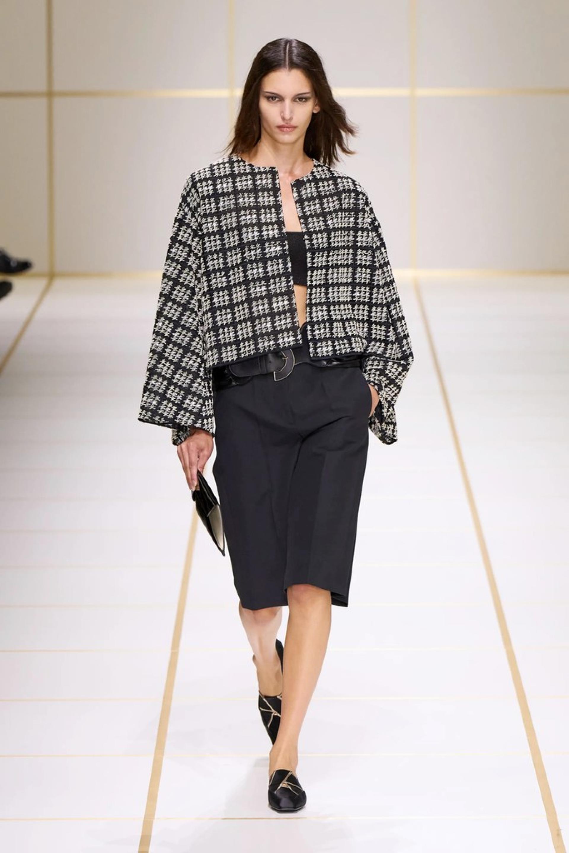 Larissa para GIORGIO ARMANI-MFW