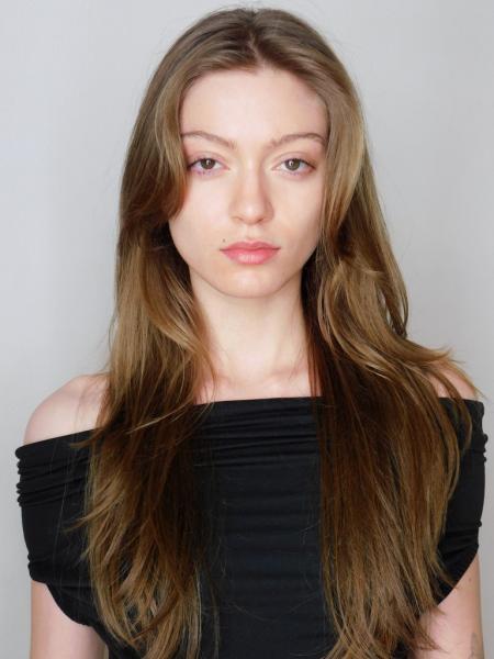  Elena Carbone