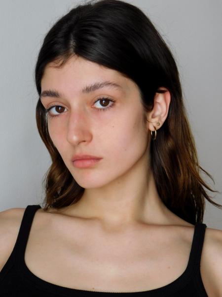  Avril Otero