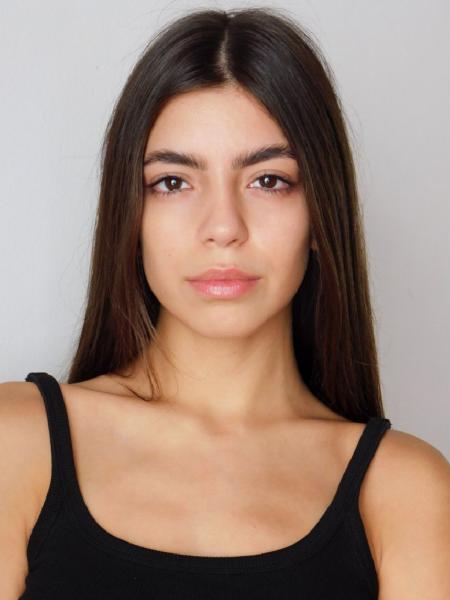  Avril Alonso